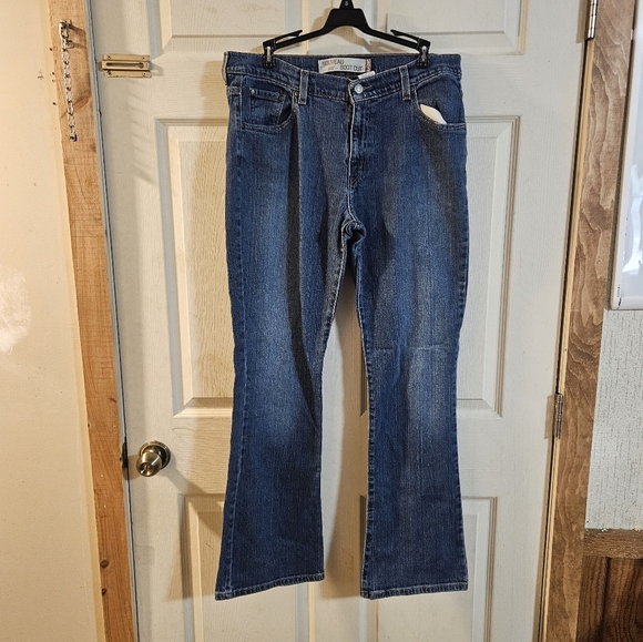 LEVI'S 515 NOUVEAU BOOTCUT JEANS: GREAT CONDITION: SIZE 14 - Picture 1 of 6